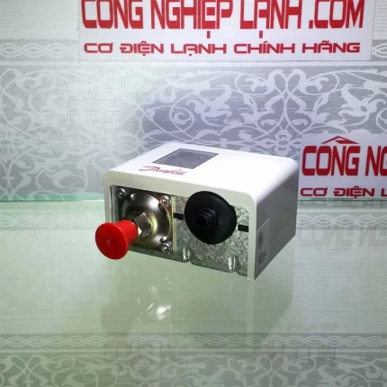 Mat ren cong tac ap suat Danfoss KP1 060 110191.jpg