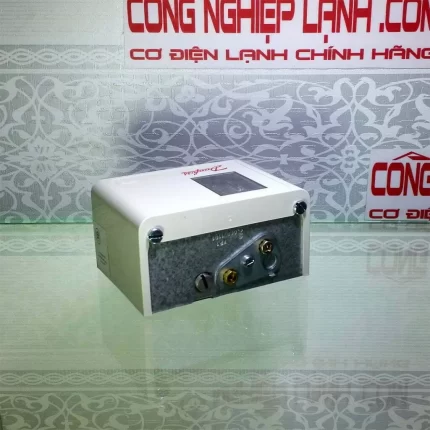 Mat tren cong tac ap suat Danfoss KP1 060 110191.jpg