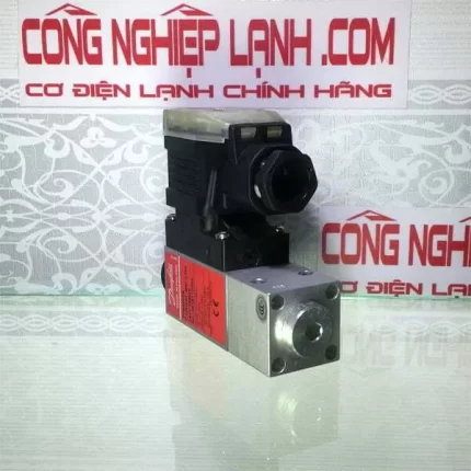 Mặt ống dẫn điện của công tắc áp lực Danfoss MBC 5100 (061B100566)