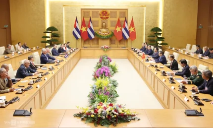 Việt Nam sẽ tiếp tục hỗ trợ Cuba về an ninh lương thực 2 Thủ tướng Phạm Minh Chính hội kiến Bí thư thứ nhất, Chủ tịch Cuba Miguel Diaz Canel hôm 2/9. Ảnh: Giang Huy