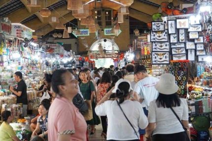 Hộ kinh doanh lo lắng trước khả năng bị áp thuế 17%. Ảnh: Hạ Mây
