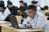 Thí sinh thi đánh giá tư duy tại Đại học Bách khoa Hà Nội ngày 18/1. Ảnh: Dương Tâm