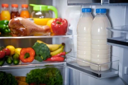 Cánh tủ lạnh không phải nơi phù hợp để bảo quản sữa
