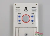 Treo lên tường bằng vít hoặc nam châm