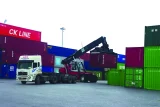 Hàng hóa xuất nhập khẩu tại khu vực cảng Hải Phòng- địa phương nằm trong Top 3 cả nước. Ảnh: Thái Bình.