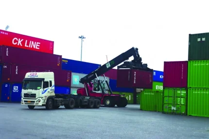 Hàng hóa xuất nhập khẩu tại khu vực cảng Hải Phòng- địa phương nằm trong Top 3 cả nước. Ảnh: Thái Bình.