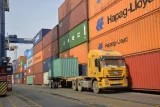 Thị trường rộng mở, xuất khẩu Việt Nam còn nhiều nỗi lo. Ảnh: Ngọc Lê