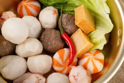Nên mua viên thả lẩu có ghi rõ thành phần để đảm bảo sức khỏe. (Ảnh: Sohu)