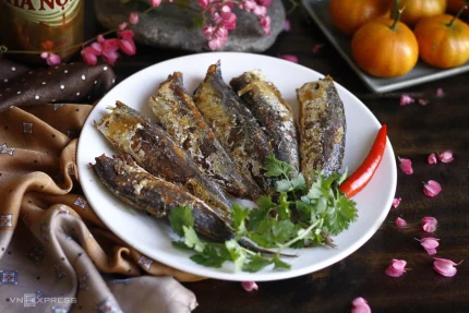 Cá khô rán. Ảnh: Bùi Thủy