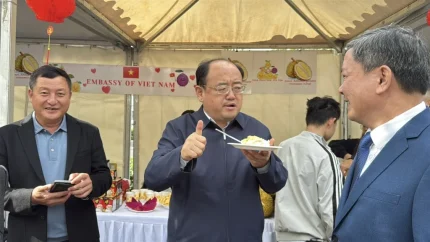 Lãnh đạo chợ đầu mối rau quả ở Bắc Kinh khen ngợi chất lượng sầu riêng Việt NamẢNH: N.ĐẶNG