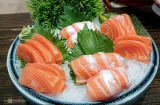 Việt Nam chi gần 3 tỷ USD nhập thủy sản ngoại 9 Cá hồi Nauy được bán chạy nhất tại các nhà hàng đồ Nhật ở TP HCM. Ảnh: Thi Hà