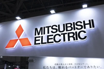 Hình ảnh thương hiệu Mitsubishi Electric tại một triển lãm công nghệ ở Tokyo ngày 29/1. Ảnh: AFP