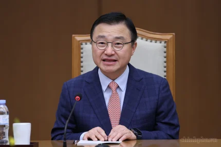Ông Roh Tae Moon, Tổng giám đốc điều hành Samsung Electronics, tại cuộc gặp Thủ tướng Lê Minh Hưng, ngày 27/8. Ảnh: VGP