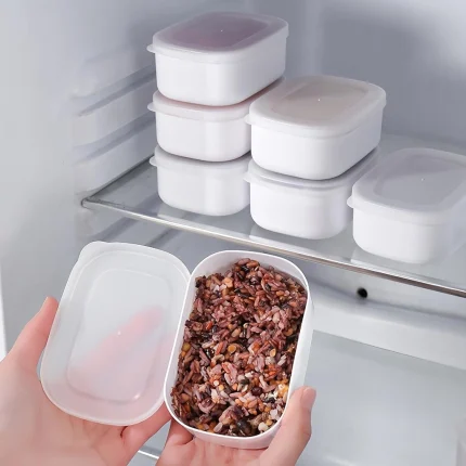 6 thực phẩm nên trữ đông để có bữa ăn lành mạnh trong 15 phút 1 Cấp đông cơm gạo lứt, hâm nóng cho mỗi bữa là cách làm tiện lợi, tiết kiệm thời gian.