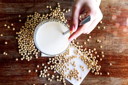 Thực phẩm từ đậu nành được cho là thực phẩm giàu protein và axit béo thiết yếu - Ảnh: TL