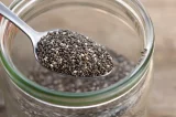 Nước hạt chia có thực sự giúp giảm cholesterol 8 Nước hạt chia được nhiều người tin giúp giảm cholesterol. Ảnh: Thùy Dương