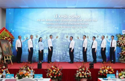 Việt Nam lần đầu chế tạo thiết bị điện cốt lõi 500kV, giảm phụ thuộc nhập khẩu 1 Các đại biểu thực hiện nghi thức khởi công dự án - Ảnh: EVN