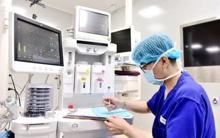 Trang thiết bị y tế hiện đại tại Bệnh viện Ung bướu (TP Thủ Đức, TP. HCM) - Ảnh: DUYÊN PHAN