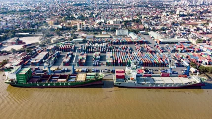 Thương mại Việt Nam - Hoa Kỳ có thể đạt 200 tỷ USD trong năm 2026 1 Hàng hóa xuất nhập khẩu tại khu vực cảng Hải Phòng. Ảnh: Công ty CP cảng Hải Phòng.