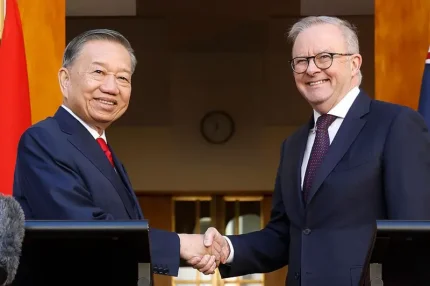 Tổng Bí thư, Chủ tịch nước Việt Nam Tô Lâm (trái) và Thủ tướng Úc Anthony Albanese tham dự cuộc họp báo chung tại Tòa nhà Quốc hội ở Canberra vào ngày 11/8/2026